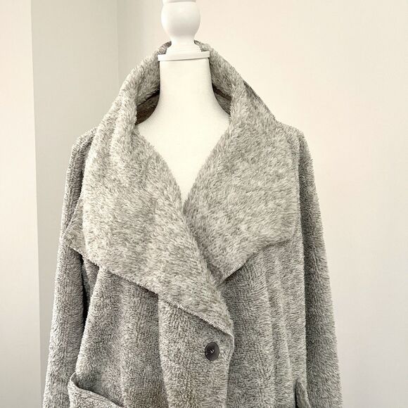 Hugs From Soft Surroundings Hug Me Cardigan Size Medium Cozy Fleece Pockets Gray - Picture 2 of 9